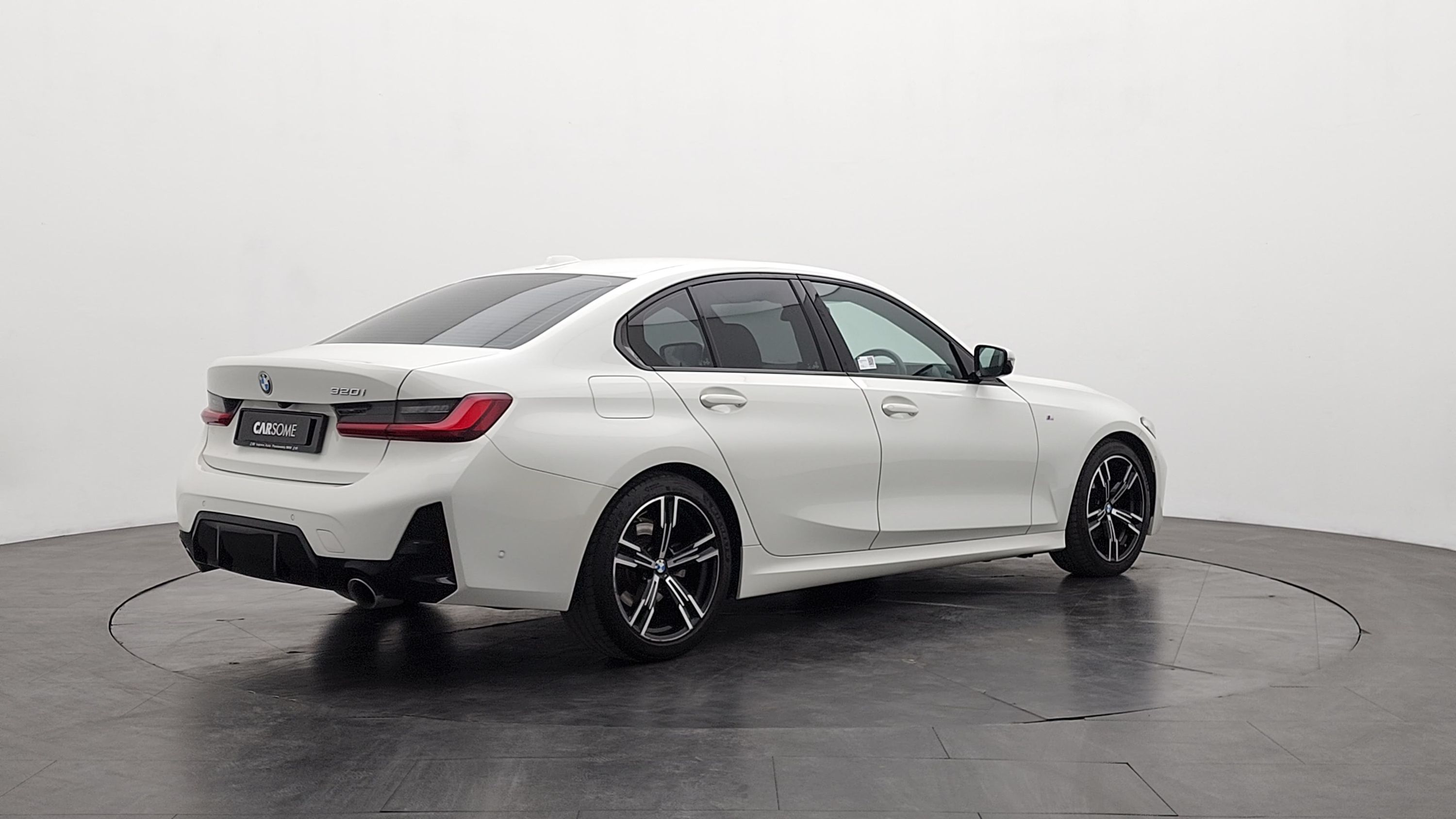 BMW 320i M Sport 360 exterior preview